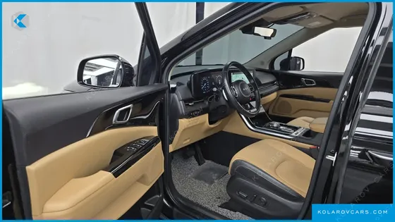 KIA CARNIVAL GASOLINE 7-SEATER NOBLESSE