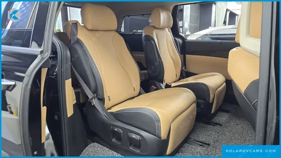 KIA CARNIVAL GASOLINE 7-SEATER NOBLESSE