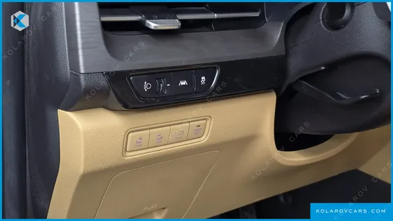 KIA CARNIVAL GASOLINE 7-SEATER NOBLESSE