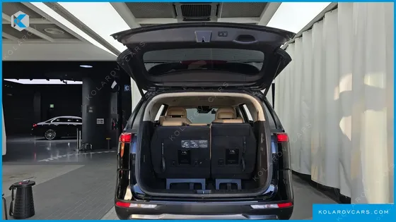 KIA CARNIVAL GASOLINE 7-SEATER NOBLESSE