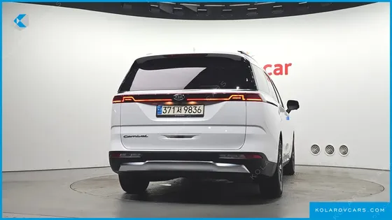 KIA CARNIVAL GASOLINE 9-SEATER SIGNATURE