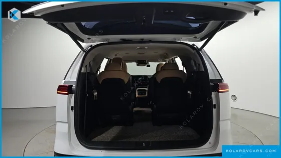 KIA CARNIVAL GASOLINE 9-SEATER SIGNATURE