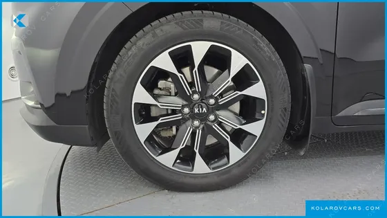 KIA CARNIVAL DIESEL 9-SEATER NOBLESSE