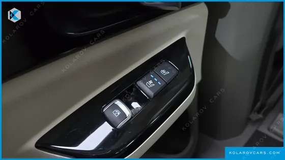 KIA CARNIVAL DIESEL 9-SEATER NOBLESSE