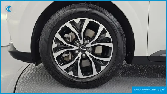 KIA CARNIVAL GASOLINE 9-SEATER PRESTIGE