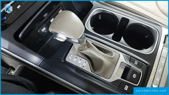 KIA CARNIVAL GASOLINE 9-SEATER PRESTIGE