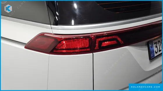 KIA CARNIVAL GASOLINE 9-SEATER PRESTIGE