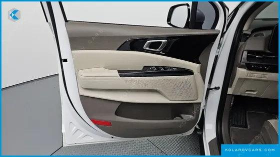 KIA CARNIVAL GASOLINE 9-SEATER PRESTIGE