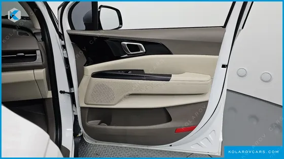 KIA CARNIVAL GASOLINE 9-SEATER PRESTIGE