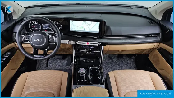 KIA CARNIVAL GASOLINE 7-SEATER OUTDOOR