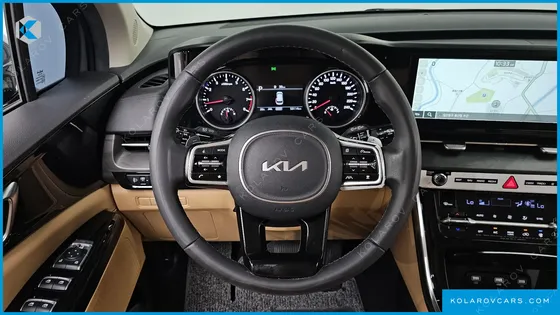 KIA CARNIVAL GASOLINE 7-SEATER OUTDOOR