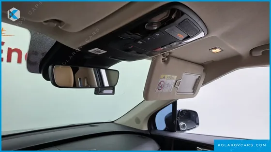 KIA CARNIVAL GASOLINE 7-SEATER OUTDOOR