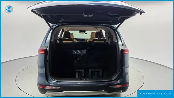KIA CARNIVAL GASOLINE 7-SEATER OUTDOOR