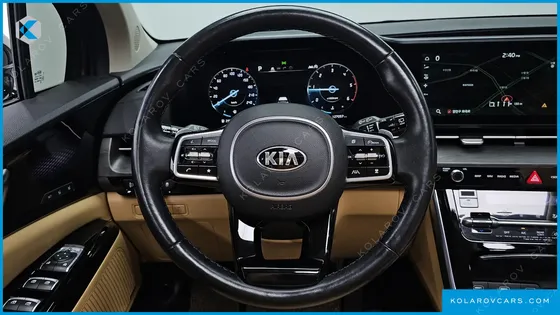 KIA CARNIVAL DIESEL 9-SEATER SIGNATURE