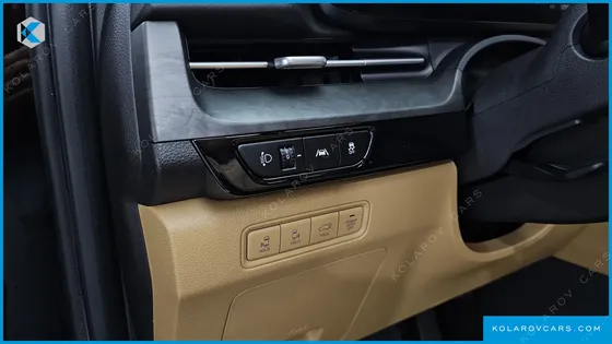 KIA CARNIVAL DIESEL 9-SEATER SIGNATURE