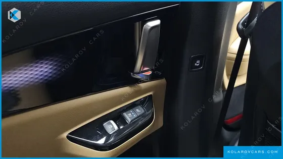 KIA CARNIVAL DIESEL 9-SEATER SIGNATURE