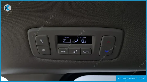 KIA CARNIVAL DIESEL 9-SEATER SIGNATURE