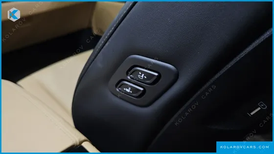 KIA CARNIVAL DIESEL 9-SEATER SIGNATURE
