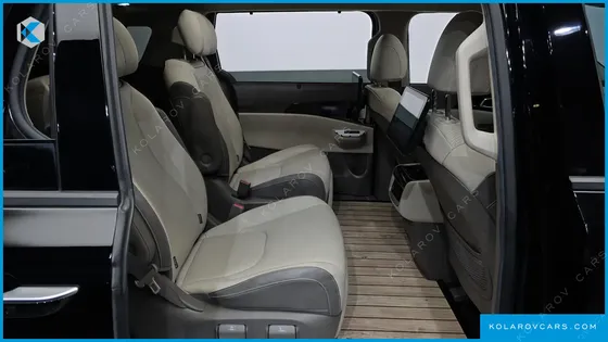 KIA CARNIVAL DIESEL 7-SEATER SIGNATURE
