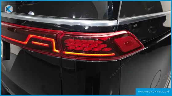 KIA CARNIVAL DIESEL 7-SEATER SIGNATURE