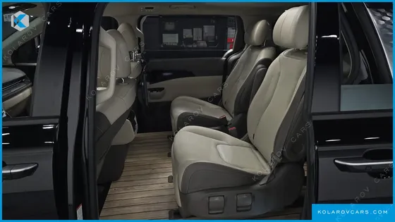 KIA CARNIVAL DIESEL 7-SEATER SIGNATURE