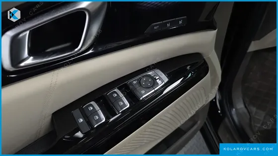 KIA CARNIVAL DIESEL 7-SEATER SIGNATURE