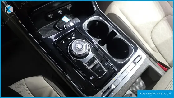 KIA CARNIVAL DIESEL 9-SEATER NOBLESSE