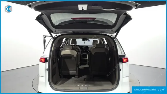 KIA CARNIVAL DIESEL 9-SEATER NOBLESSE