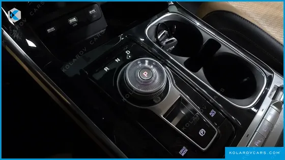 KIA CARNIVAL DIESEL 9-SEATER NOBLESSE