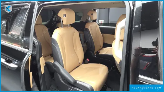 KIA CARNIVAL DIESEL 9-SEATER NOBLESSE