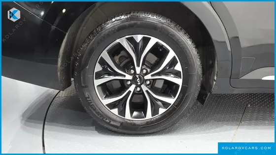 KIA CARNIVAL DIESEL 9-SEATER NOBLESSE