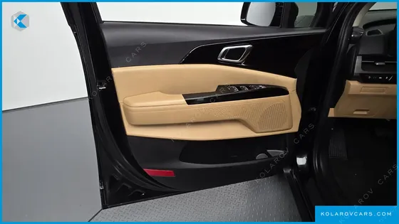 KIA CARNIVAL DIESEL 9-SEATER NOBLESSE
