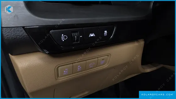 KIA CARNIVAL DIESEL 9-SEATER NOBLESSE