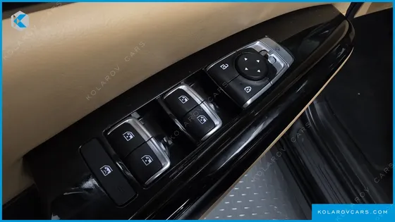 KIA CARNIVAL DIESEL 9-SEATER NOBLESSE
