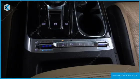 KIA CARNIVAL DIESEL 9-SEATER NOBLESSE