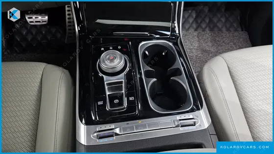 KIA CARNIVAL GASOLINE 7-SEATER SIGNATURE