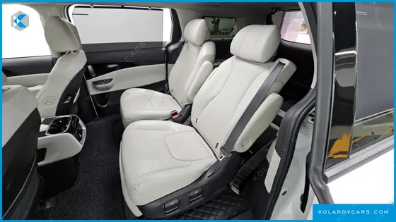 KIA CARNIVAL GASOLINE 7-SEATER SIGNATURE