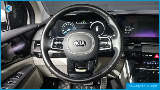 KIA CARNIVAL GASOLINE 7-SEATER SIGNATURE