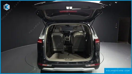 KIA CARNIVAL DIESEL 9-SEATER PRESTIGE