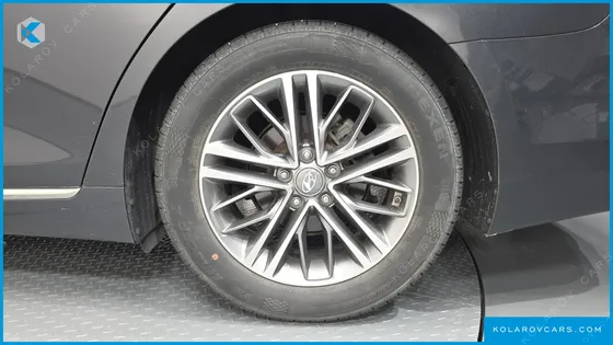 HYUNDAI GRANDEUR 3.0 LPI MODERN BASIC (RENTAL CAR)