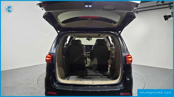 KIA CARNIVAL GASOLINE 7-SEATER LIMOUSINE