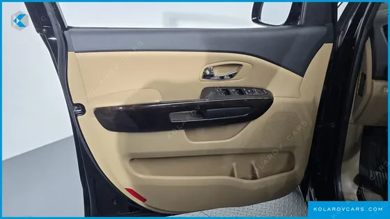 KIA CARNIVAL GASOLINE 7-SEATER LIMOUSINE