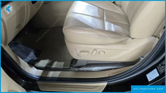 KIA CARNIVAL GASOLINE 7-SEATER LIMOUSINE