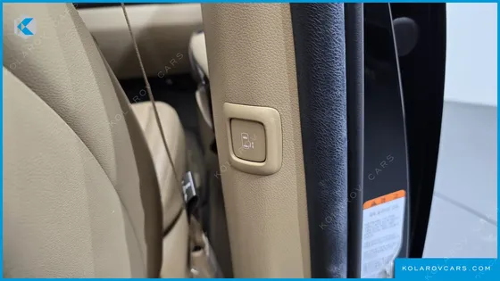 KIA CARNIVAL GASOLINE 7-SEATER LIMOUSINE