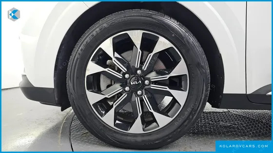 KIA CARNIVAL DIESEL 9-SEATER NOBLESSE