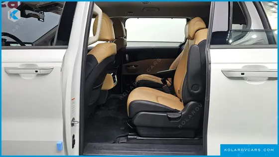 KIA CARNIVAL DIESEL 9-SEATER NOBLESSE