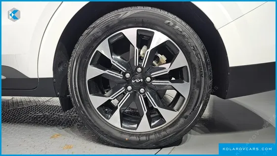 KIA CARNIVAL DIESEL 9-SEATER NOBLESSE