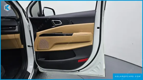 KIA CARNIVAL DIESEL 9-SEATER NOBLESSE