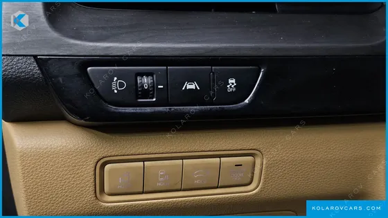 KIA CARNIVAL DIESEL 9-SEATER NOBLESSE