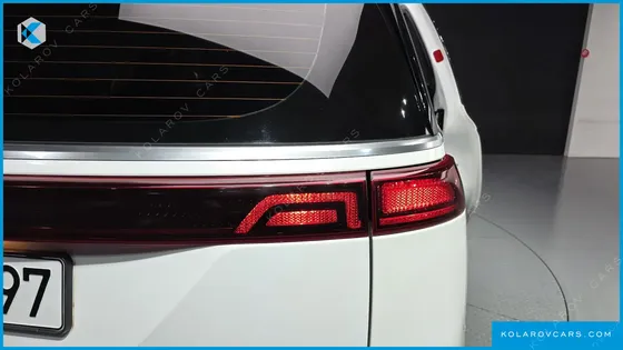 KIA CARNIVAL DIESEL 9-SEATER NOBLESSE